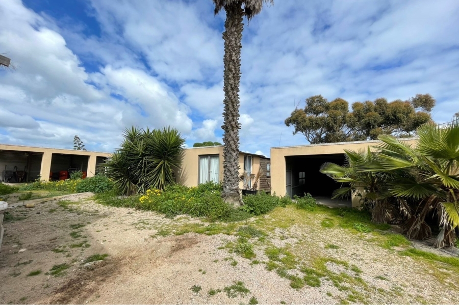 5 Bedroom Property for Sale in Stompneus Bay Western Cape